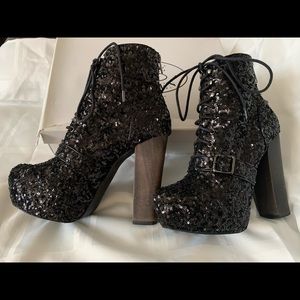 STEVE MADDEN - Sequin Boots